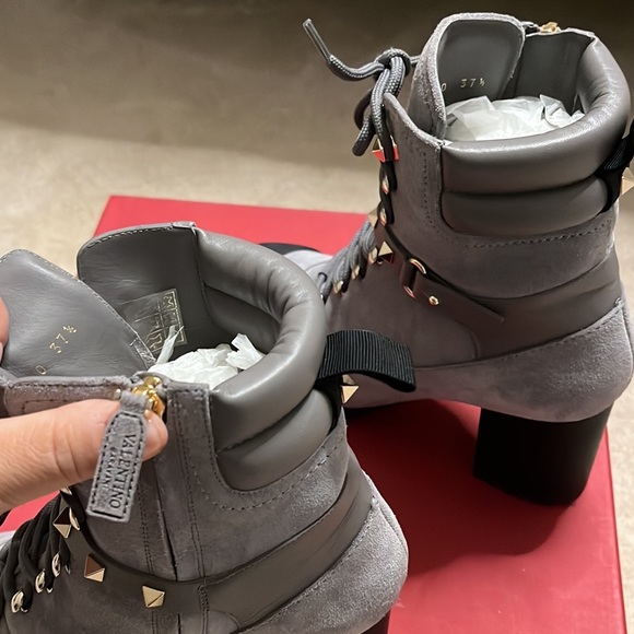 Valentino Garavani block heel suede combat boot - Picture 7 of 8